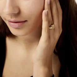 Histoire D'Or Chevalière Ovale Diamantee Soleil Or Jaune 11 Histoire D'Or Chevalière Ovale Diamantee Soleil Or Jaune -Boucles d'oreilles Bracelet Soldes B3HMJW0112 model1