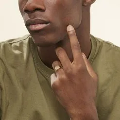 Histoire D'Or Chevalière Carree Diamantee Or Jaune 11 Histoire D'Or Chevalière Carree Diamantee Or Jaune -Boucles d'oreilles Bracelet Soldes B3HMJW0120 model0