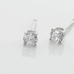 Histoire D'Or Boucles D'oreilles Puces Victoria Or Blanc Diamant 9 Histoire D'Or Boucles D'oreilles Puces Victoria Or Blanc Diamant -Boucles d'oreilles Bracelet Soldes B3OFBDW801 view2