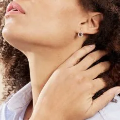 Histoire D'Or Boucles D'oreilles Pendantes Katerynn Or Blanc Saphir Diamants 11 Histoire D'Or Boucles D'oreilles Pendantes Katerynn Or Blanc Saphir Diamants -Boucles d'oreilles Bracelet Soldes B3OFBSB112 model1