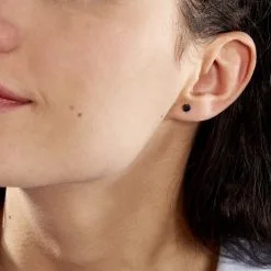 Histoire D'Or Boucles D'oreilles Puces Elea Serti Griffe Or Jaune Saphir -Boucles d'oreilles Bracelet Soldes B3OFJSB006 model0