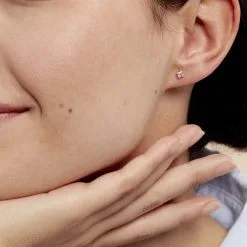 Histoire D'Or Boucles D'oreilles Puces Doreen Carre Or Jaune Oxyde De Zirconium -Boucles d'oreilles Bracelet Soldes B3OFJZS109 model0