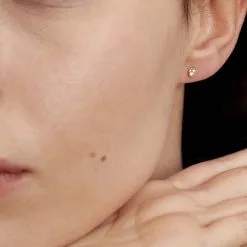 Histoire D'Or Boucles D'oreilles Puces Daria Serti Clos Or Jaune Oxyde De Zirconium -Boucles d'oreilles Bracelet Soldes B3OFJZW118 model0