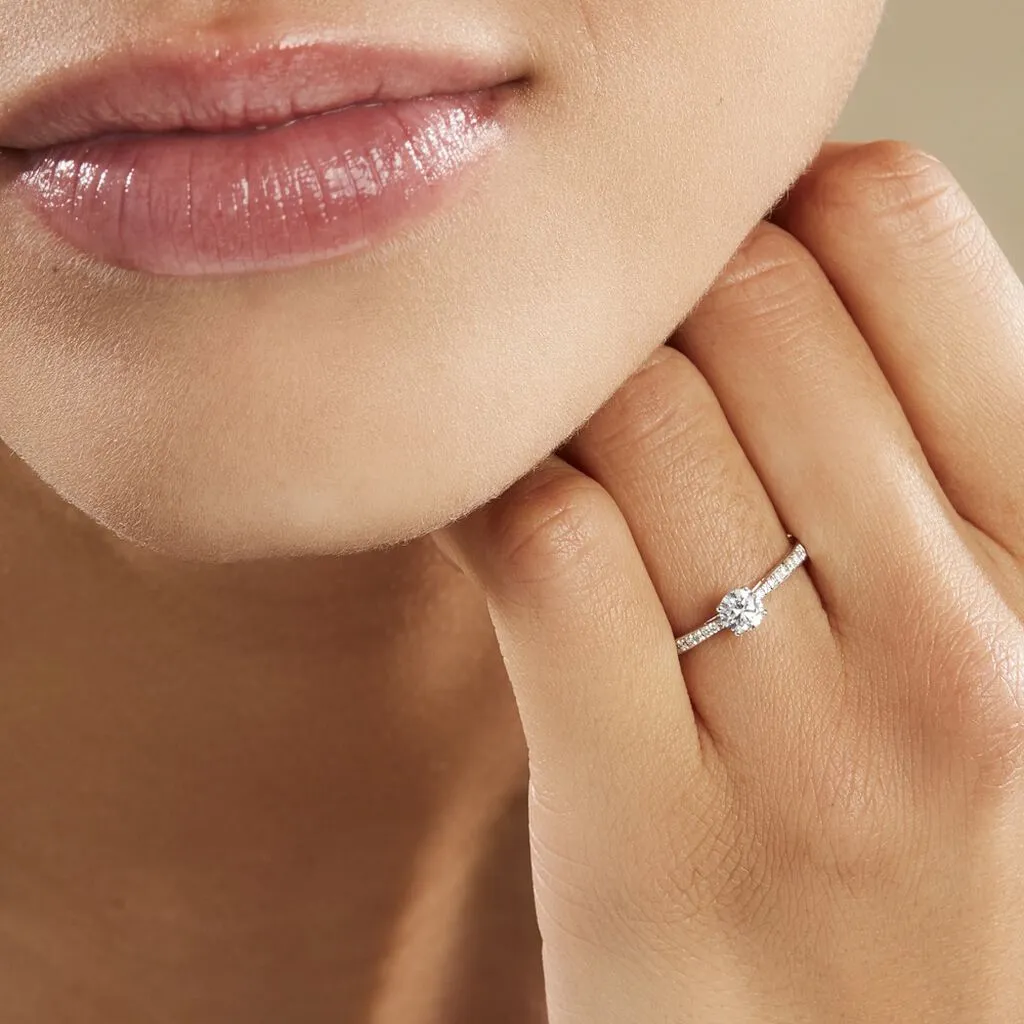Histoire D'Or Bague Solitaire Laetitia Or Blanc Diamant Synthetique 7 Histoire D'Or Bague Solitaire Laetitia Or Blanc Diamant Synthetique – Image 5