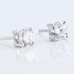 Histoire D'Or Boucles D'oreilles Puces 4 Griffes Or Blanc Diamant Synthetique -Boucles d'oreilles Bracelet Soldes B7OFBJW007 view2